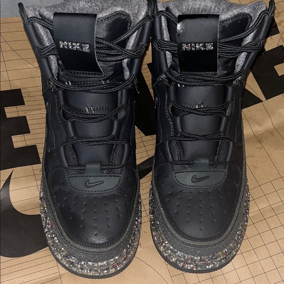 Men’s Nike Air Force one boots with Multicolor Speckled Midsole and wool inside main image 5